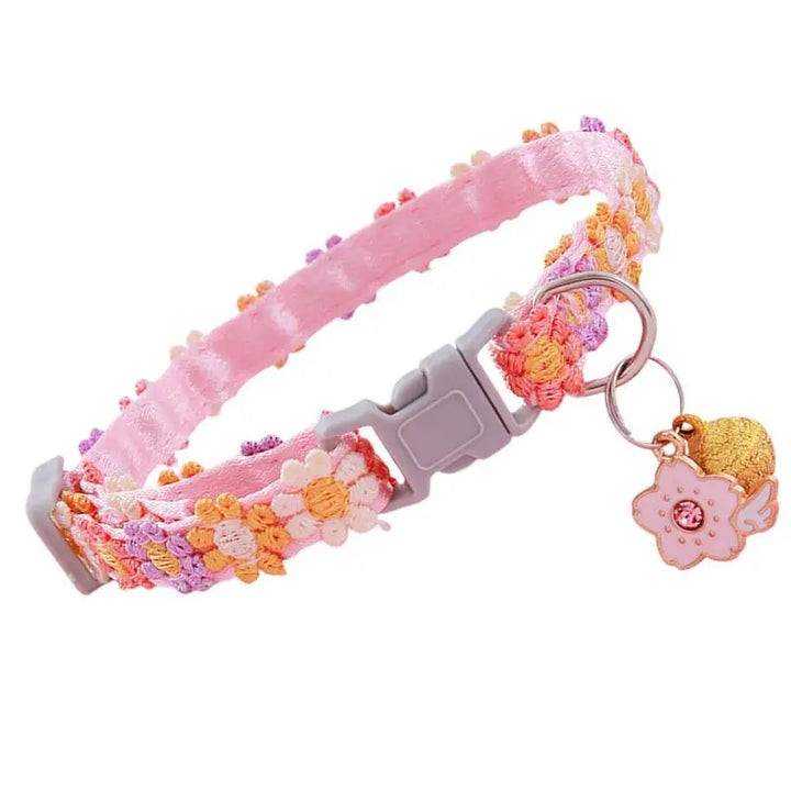 Floral kitten necklace: tenderness, style &amp; complicity