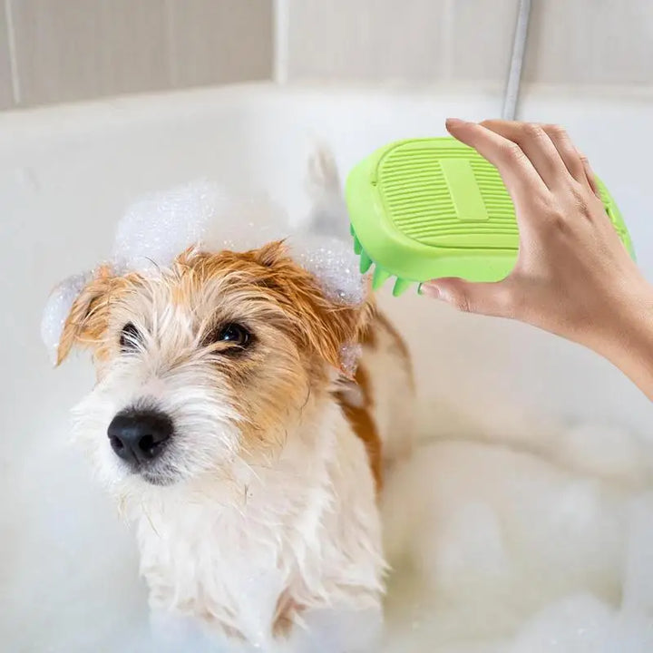 Non-slip dog bath brush: relaxing massage &amp; secure grip