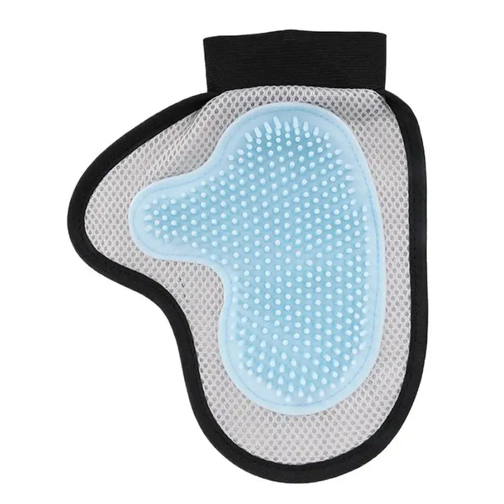 Dog and cat grooming gloves: turn every treatment into a loving caress