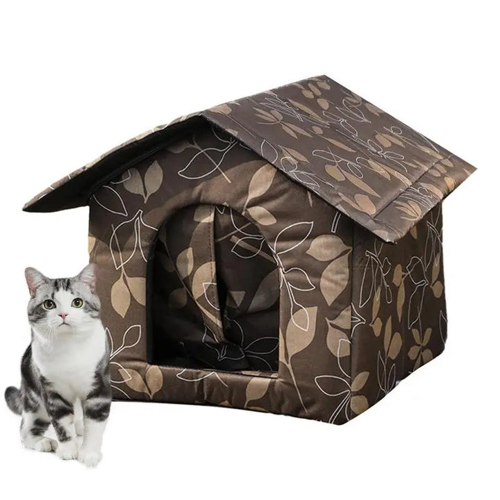 Waterproof cat shelter to withstand the cold without fading