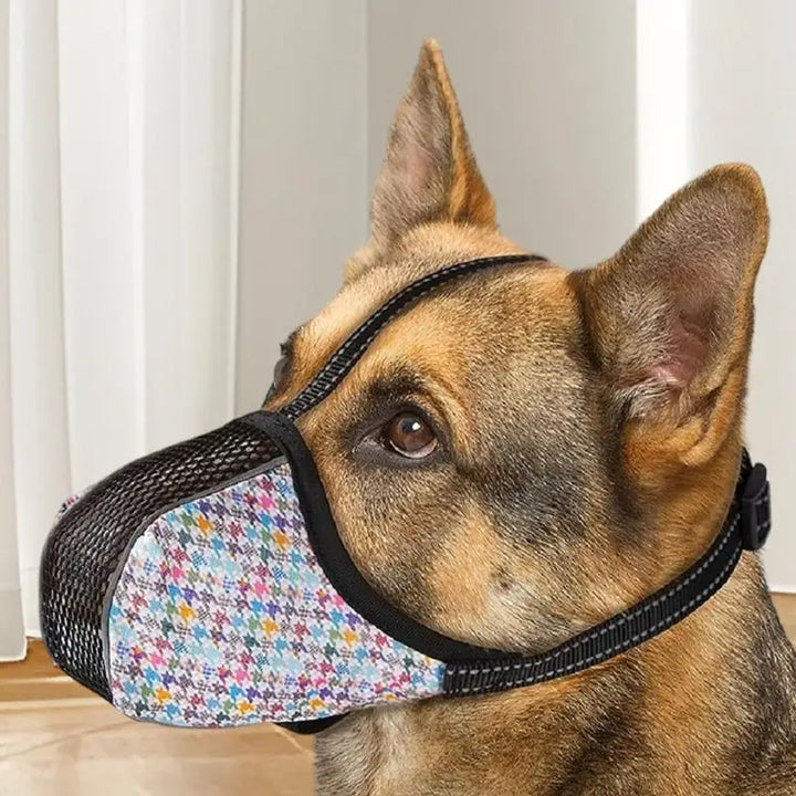 Lightweight muzzle to soothe without breaking the bond