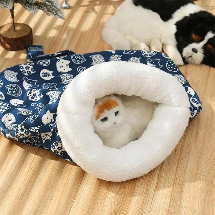 Cozy cat sleeping bag – warmth, tenderness and deep rest