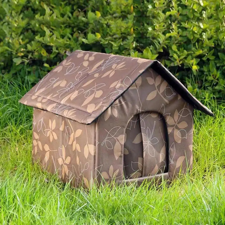 Waterproof cat shelter to withstand the cold without fading