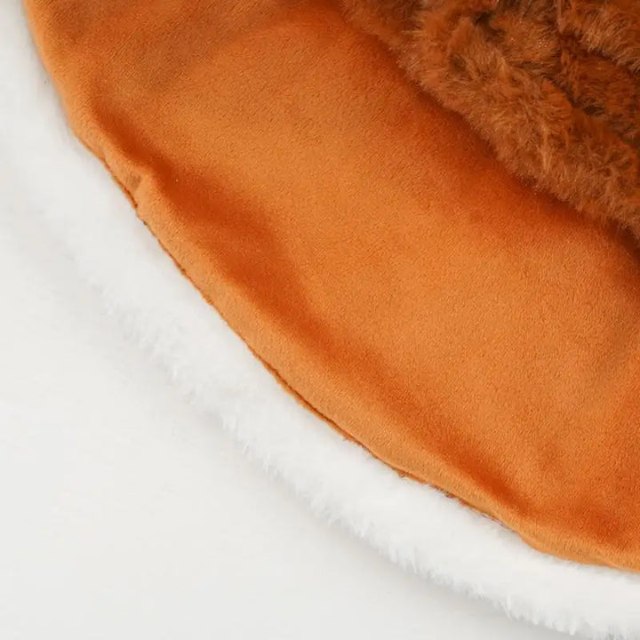 Winter dog cape: soft, warm, crisp